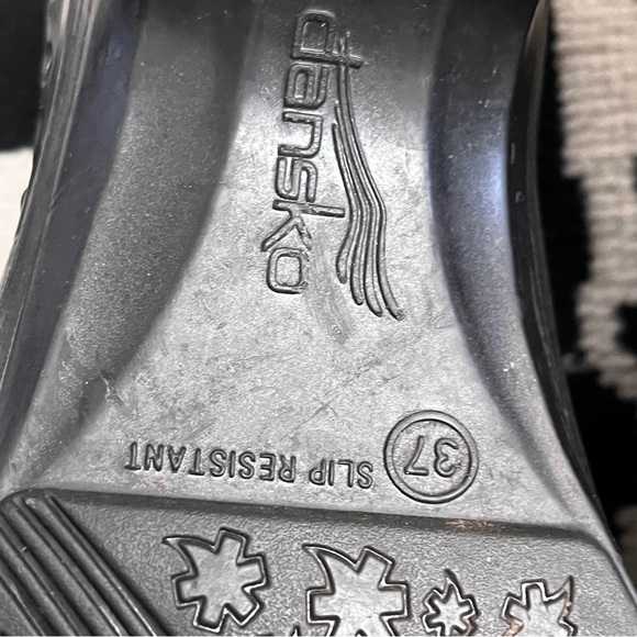 Dansko Pixie Rubber Clogs Nursing Shoes Black Embossed Tooled Floral Slip On 37 - Picture 7 of 8